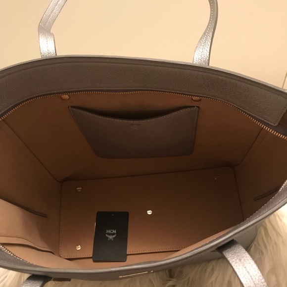 Mcm medium silver top sip shopper NWT Authentic - Picture 2 of 4